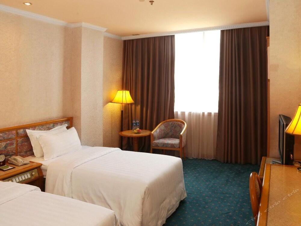 Foshan Golden City Hotel Экстерьер фото