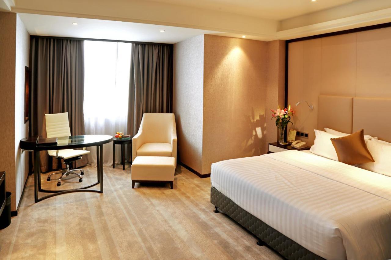 Foshan Golden City Hotel Экстерьер фото